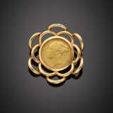 Yellow gold british pound brooch - photo 1