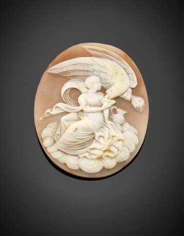Oval shell cameo with mythological subject - photo 1