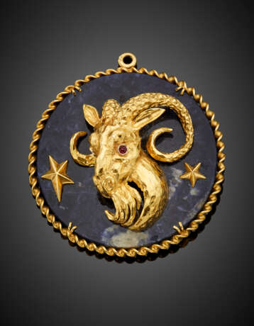 Yellow gold and sodalite zodiacal pendant - photo 1