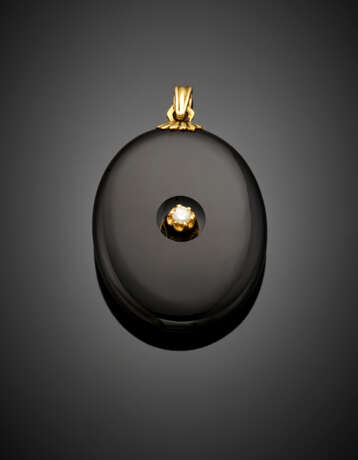 Onyx and diamond yellow gold pendant locket - photo 1