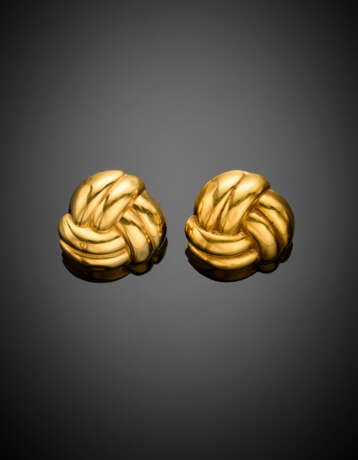 Yellow gold knot earclips - photo 1