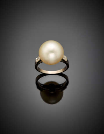 White mm 14.20 circa cultured pearl and baguette diamond white gold ring - photo 1