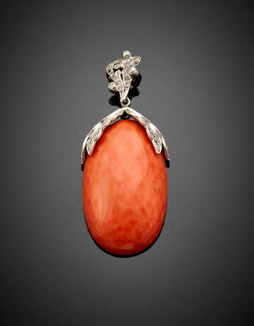 Oval faceted cm 4 x 2.40 x 0.80 circa orange coral white gold diamond pendant - Foto 1
