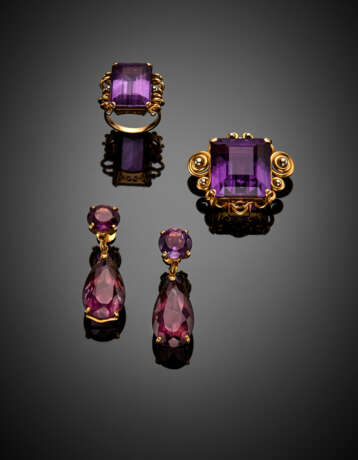 Bi-coloured gold amethyst jewellery set comprising a ring size 11/51 and a cm 2.90 circa clip brooch together with similar pendant earrings of cm 3.80 circa - photo 1