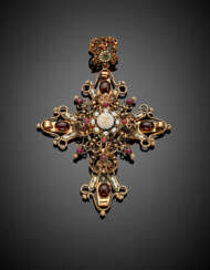 Garnet and seedpearl gilt silver pendant cross