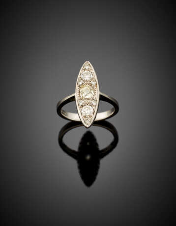 Round and old mine diamond white gold marquise ring in all ct. 0.75 circa - фото 1