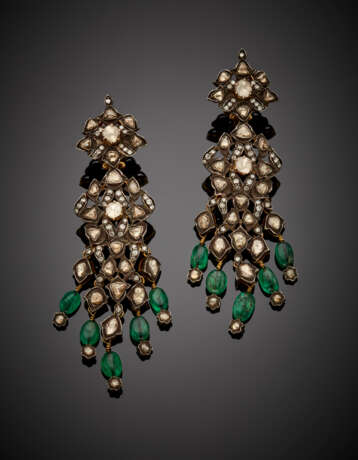 Silver and 9K gold ear pendants set with irregular flat and round diamonds holding emerald beads - фото 1