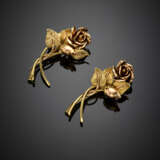Pair of red and yellow 14K gold rose brooches - Foto 1