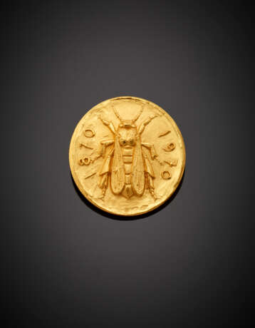 Yellow matte gold celebrative medal for the hundredth anniversary of CREDITO ITALIANO - фото 2
