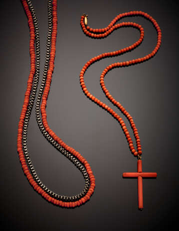Orange coral bead lot comprising a cm 56.50 circa necklace with beads of mm 3.70 circa - Foto 1