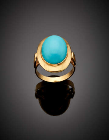 Oval turquoise paste yellow gold ring - photo 1