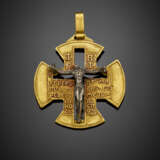 Yellow gold pendant cross with a silver Christ sculpture and latin inscription - Foto 1