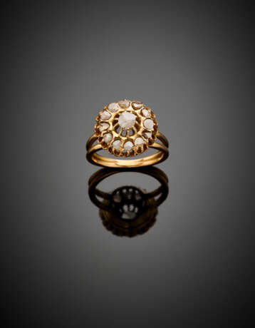 Irregular rose cut diamond yellow gold cluster ring - photo 1