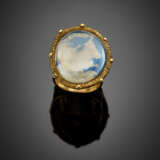 Yellow gold ring with a vitreous paste over paint - photo 1