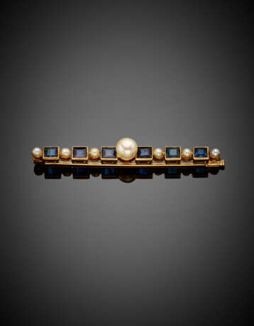 Carré sapphire and pearl 9K gold bar brooch - photo 1