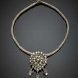 Silver and gold irregular table cut and single cut diamonds pendant strung with silver cloth - Foto 1
