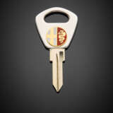 *Silver 925/1000 and metal key with yellow gold and enamel Alfa Romeo logo - Foto 1