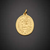 Yellow glazed gold medal pendant by the Piacenza "Camera di Commercio Industria e Artigianato" - Foto 2