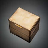 Red 9K gold encased wooden cigarette case of cm 11.5x5.1x9 circa - photo 1