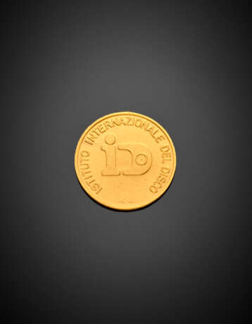 Yellow gold “Istituto nazionale del disco” celebrative medal marked 1000 inside lozenge and 38 MI - photo 1