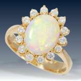 Ring: klassischer, sehr schöner vintage Opal/Brillant-Goldschmiedering, hervorragende Qualität - фото 1