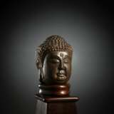 Kopf des Buddha Shakyamuni aus Kalkstein - фото 2