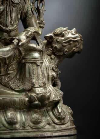 Möglicherweise Manjushri auf einem Löwen sitzend aus Bronze - photo 4