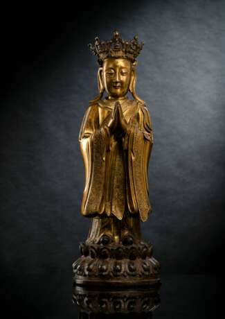 Feine und seltene feuervergoldete Bronze des Ananda mit Krone - photo 1