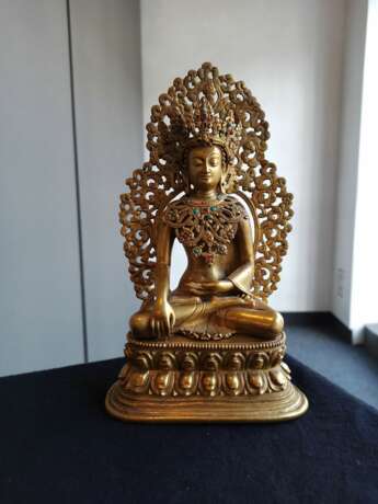 Feine feuervergoldete Bronze des Buddha auf einem Lotos - фото 5