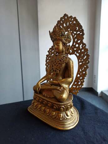 Feine feuervergoldete Bronze des Buddha auf einem Lotos - фото 6
