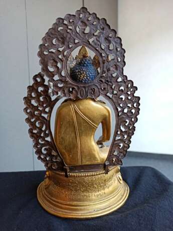Feine feuervergoldete Bronze des Buddha auf einem Lotos - photo 7
