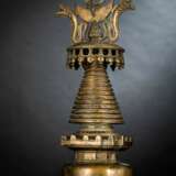 Seltener großer Stupa aus Bronze - photo 2