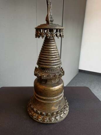 Seltener großer Stupa aus Bronze - Foto 7