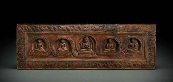 Buchdeckel aus Holz mit fünf Gottheiten - Foto 1