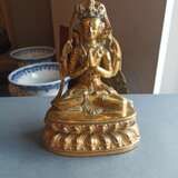 Feuervergoldete Bronze des Sadaksharilokeshvara - Foto 2