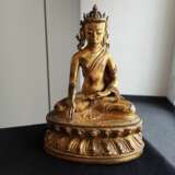 Feuervergoldete Bronze des Buddha Shakyamuni auf einem Lotos - фото 5