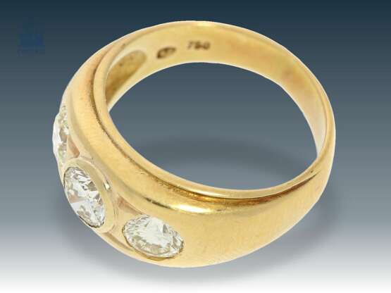 Ring: vintage Goldschmiedering mit 3 schönen Brillanten von zusammen ca. 1,65ct - фото 2