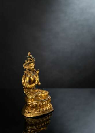 Feuervergoldete Bronze des Sadaksharilokeshvara auf einem Lotos - фото 4