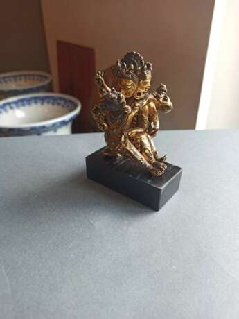 Feine feuervergoldete Bronze des Mahacakravajrapani - фото 10