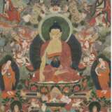 Thangka mit Darstellung des Buddha Shakyamuni flankiert von Maudgalyayana und Sariputra mit Montierung - photo 1