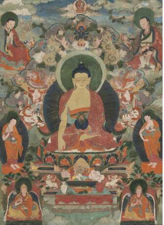 Thangka mit Darstellung des Buddha Shakyamuni flankiert von Maudgalyayana und Sariputra mit Montierung - Foto 1