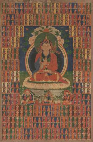 Thangka mit zentraler Darstellung des Padmasambhava unter Glas gerahmt - Foto 1