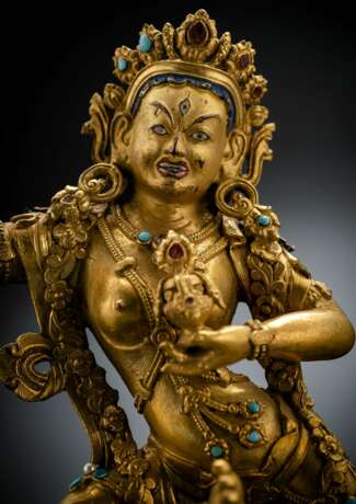 Feine feuervergoldete Bronze der Sarvabuddhadakini auf einem Lotos in tanzender Haltung - Foto 4