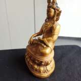 Feuervergoldete Bronze des Buddha Shakyamuni auf einem Lotos - фото 5