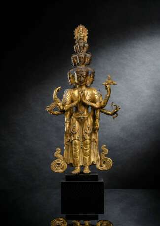 Große feuervergoldete Bronze des Ekadashalokeshvara - photo 1