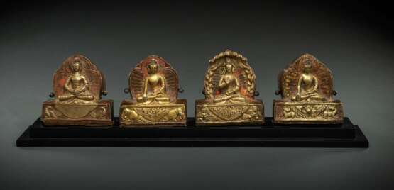 Gruppe von vier feuervergoldeten Repoussé-Arbeiten von Tathagatas - Foto 1
