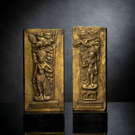Paar feuervergoldete Reliefpaneele mit Bodhisattva aus Kuperbronze - фото 1