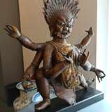 Partiell vergoldete gegossene und in Repoussé gearbeitete Bronze einer tantrischen Gottheit, wohl Mahakala - photo 7