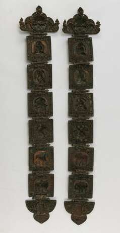 Paar Tempelgehänge aus Seidenbrokat mit feuervergoldeten Kupferpaneelen - photo 6