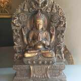 Vergoldetes Repoussé-Relief mit Darstellung von Sadaksharilokesvhara - photo 2